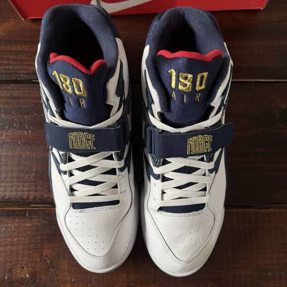 Athletic_Shoes